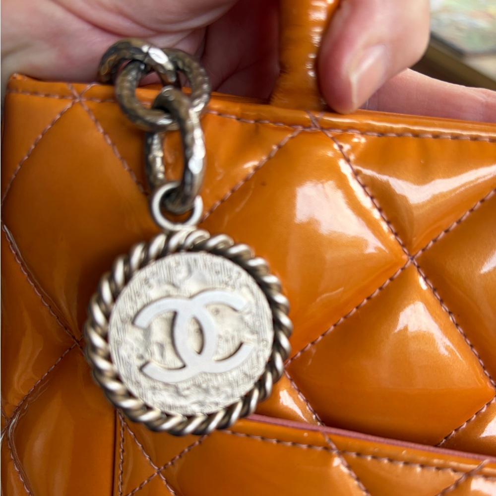 Luxurious Authentic CHANEL Iconic Medallion Tote France w/Dustbag ModPop - Picture 13 of 15